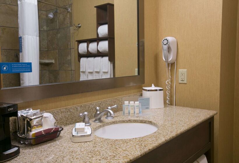 فندق Hampton Inn & Suites Wiggins