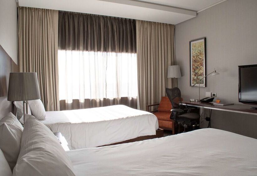 هتل Hilton Garden Inn Santiago Airport