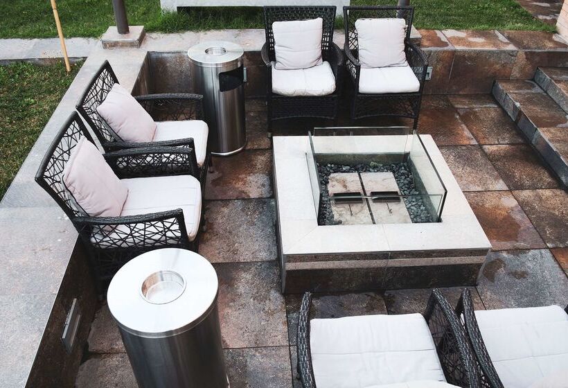 هتل Hilton Garden Inn Santiago Airport