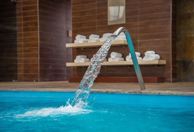 هتل Hilton Garden Inn Santiago Airport