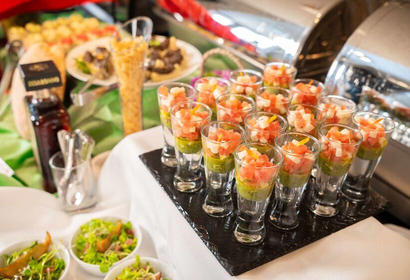 هتل Hilton Garden Inn Santiago Airport