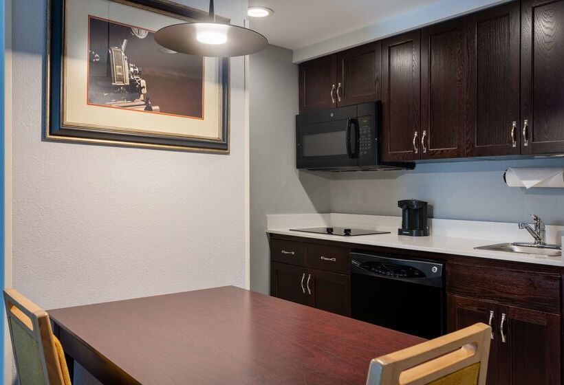هتل Homewood Suites By Hilton Rochester/greece, Ny
