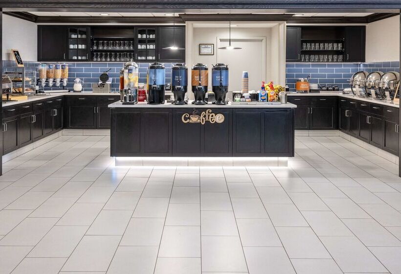 هتل Homewood Suites By Hilton Rochester/greece, Ny