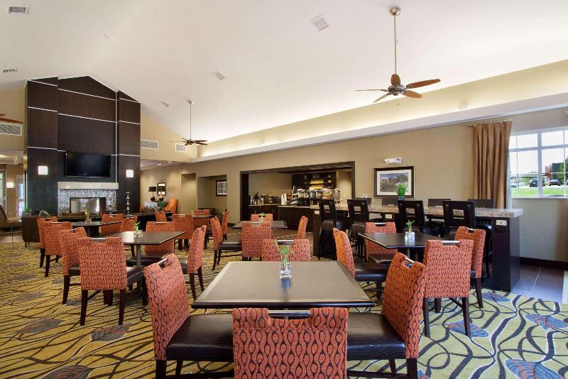هتل Homewood Suites By Hilton Rochester/greece, Ny