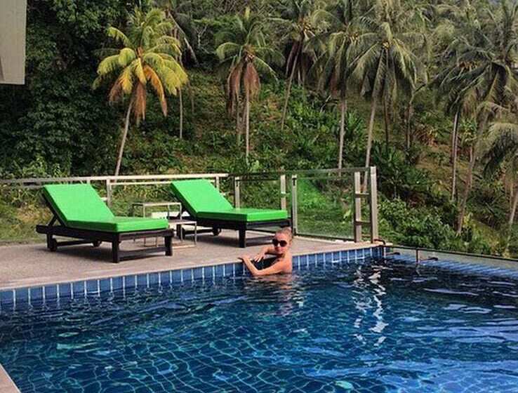 هتل Lae Lay Suites