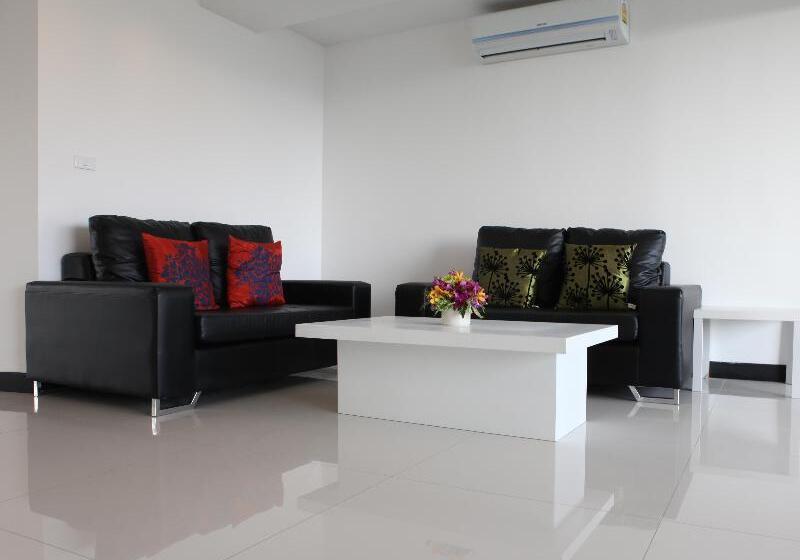 هتل Lae Lay Suites