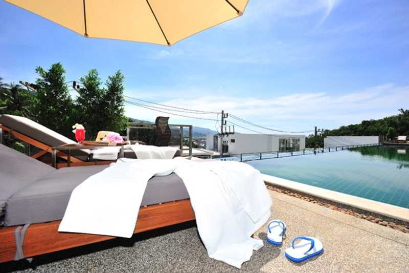 هتل Lae Lay Suites