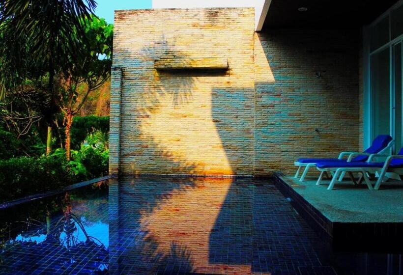 هتل Lae Lay Suites