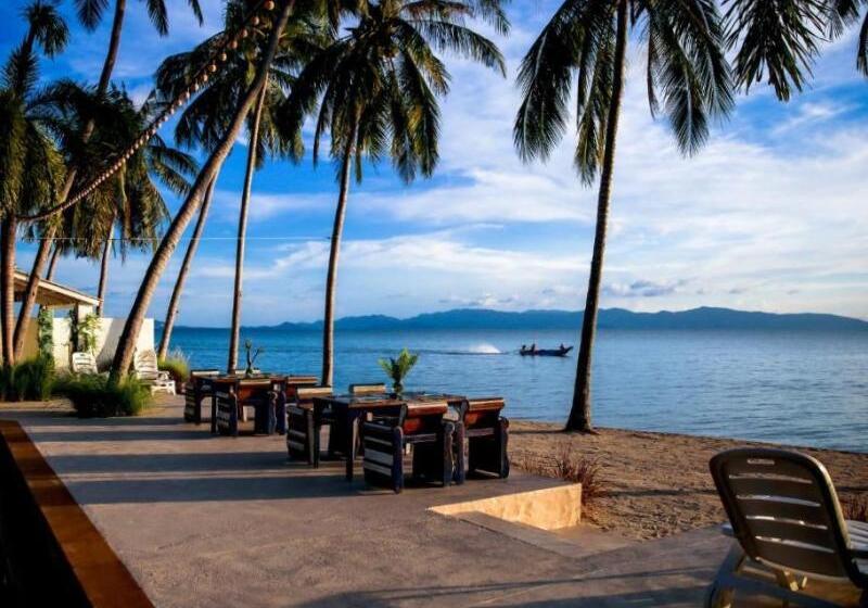 هتل Lime N Soda Beachfront Resort