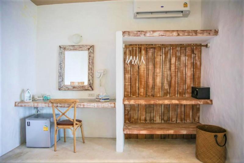 هتل Lime N Soda Beachfront Resort