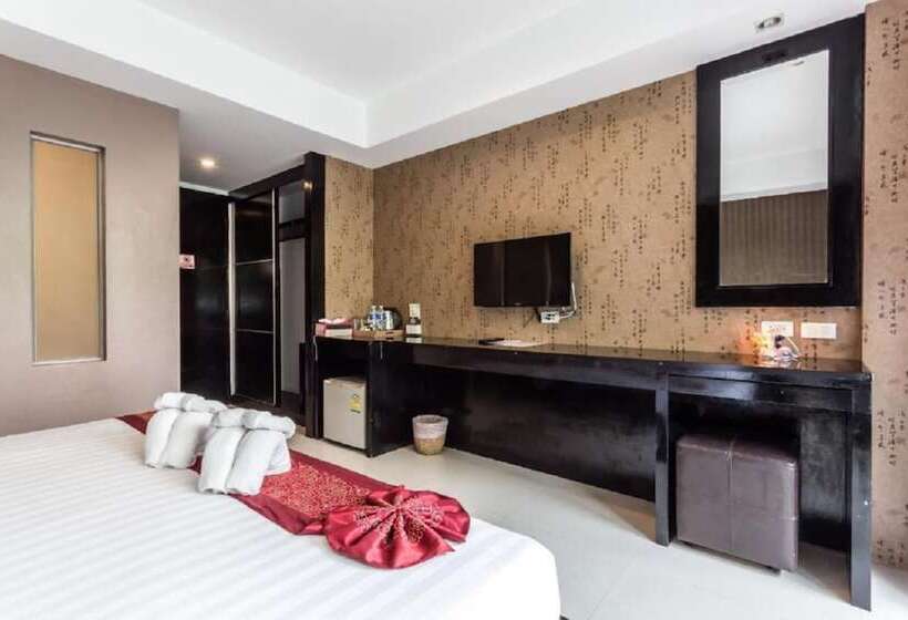 هتل Patong Beach Side