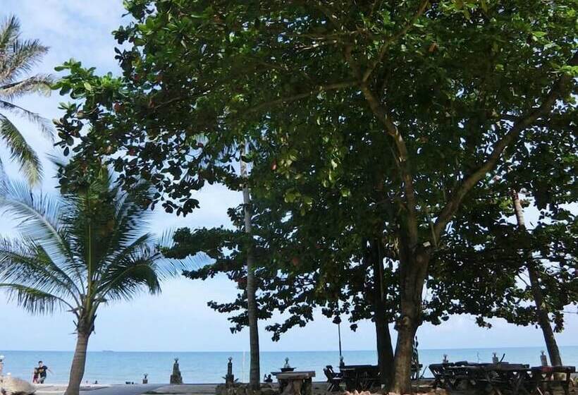 هتل Talkoo Beach Resort Khanom