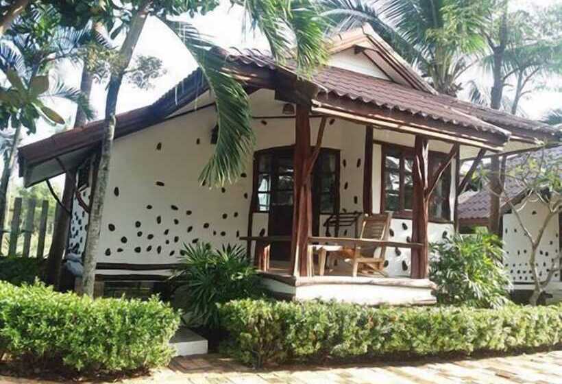 هتل Talkoo Beach Resort Khanom