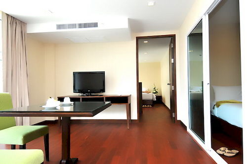 فندق The Kris Residence