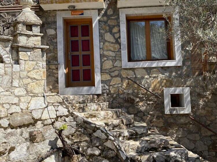 هتل Villa Symbola