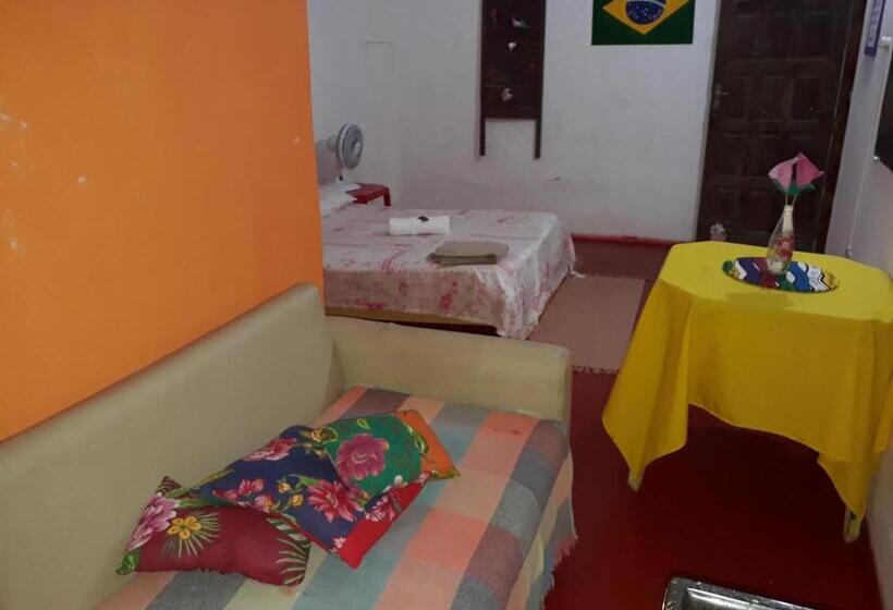 تختخواب و صبحانه Perto Do Aeroporto De Salvador   Dona Pitanga Hostel