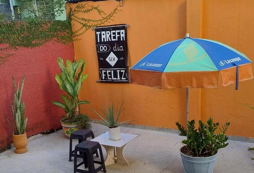 تختخواب و صبحانه Perto Do Aeroporto De Salvador   Dona Pitanga Hostel