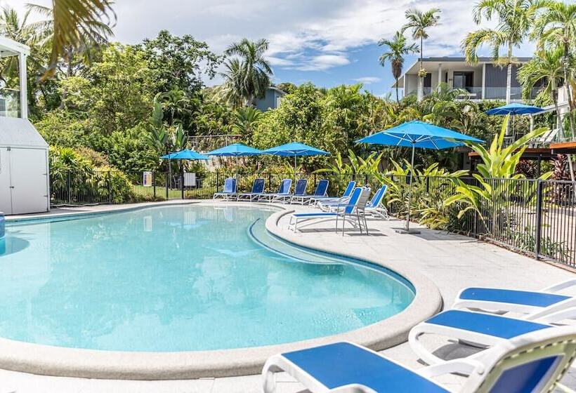 Beachfront Terraces With Onsite Reception & Check In