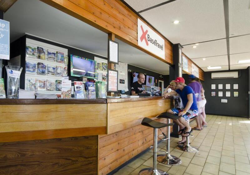 Base Airlie Beach Resort   Hostel
