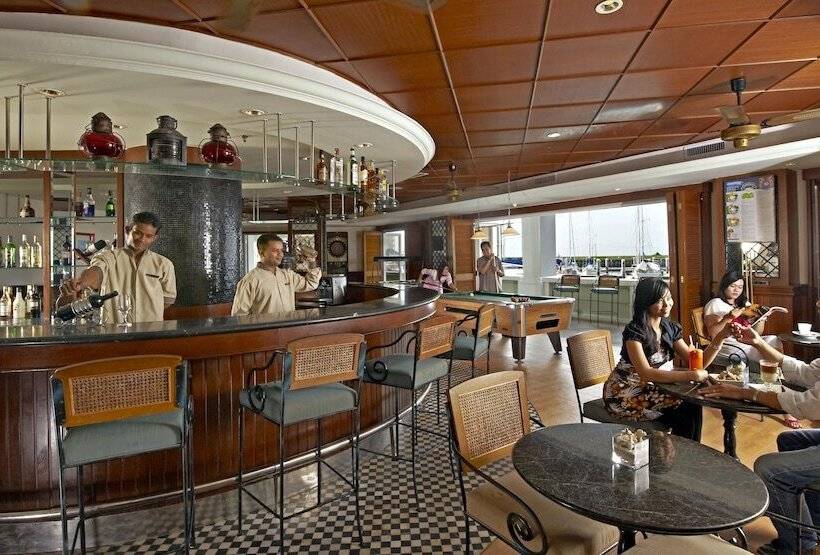 هتل Avillion Admiral Cove