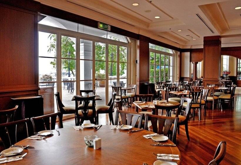 هتل Avillion Admiral Cove