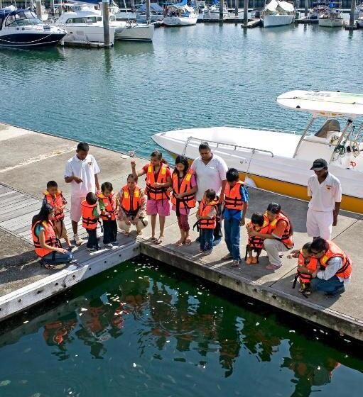 هتل Avillion Admiral Cove