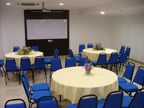 Alora Hotel