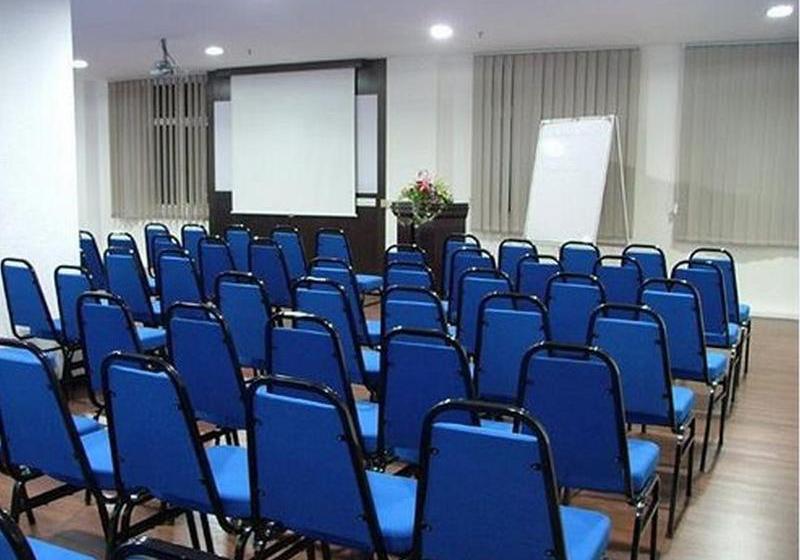 Alora Hotel