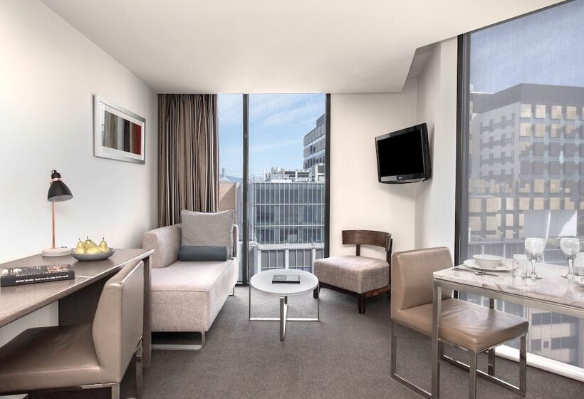 هتل Mantra Collins