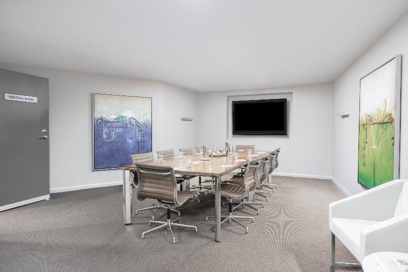 هتل Mantra Collins