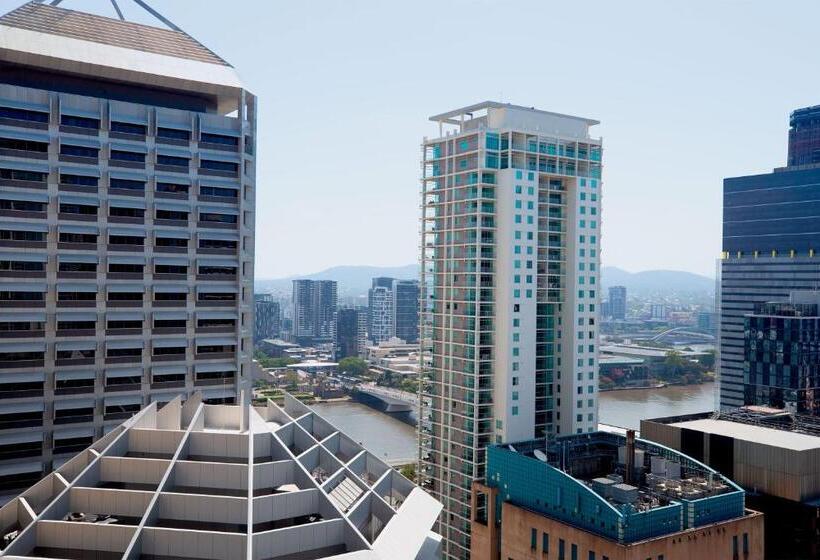 هتل Mantra On Mary