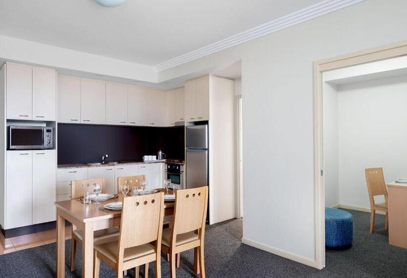 هتل Mantra On Mary