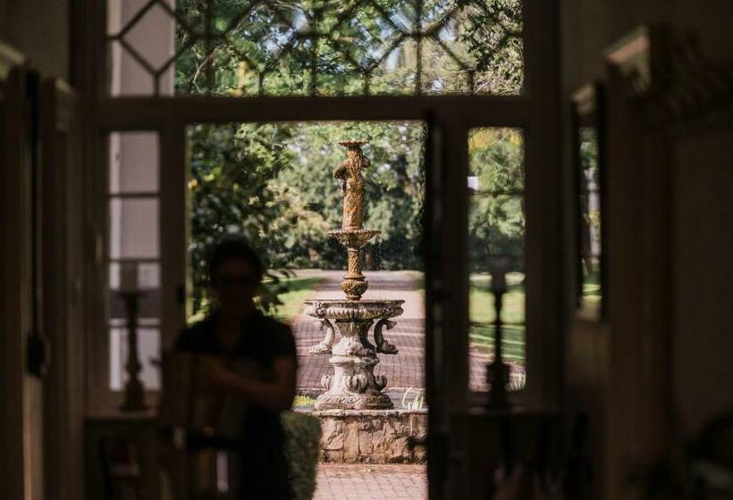 هتل Quamby Estate