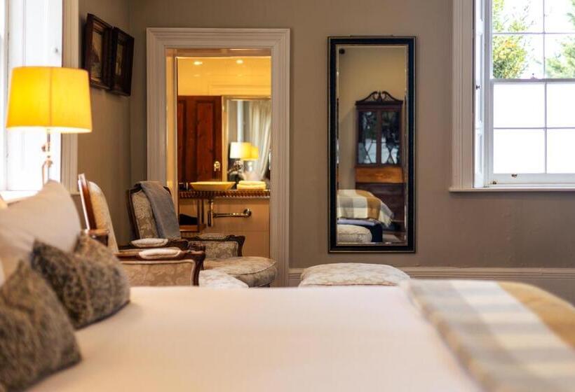 هتل Quamby Estate