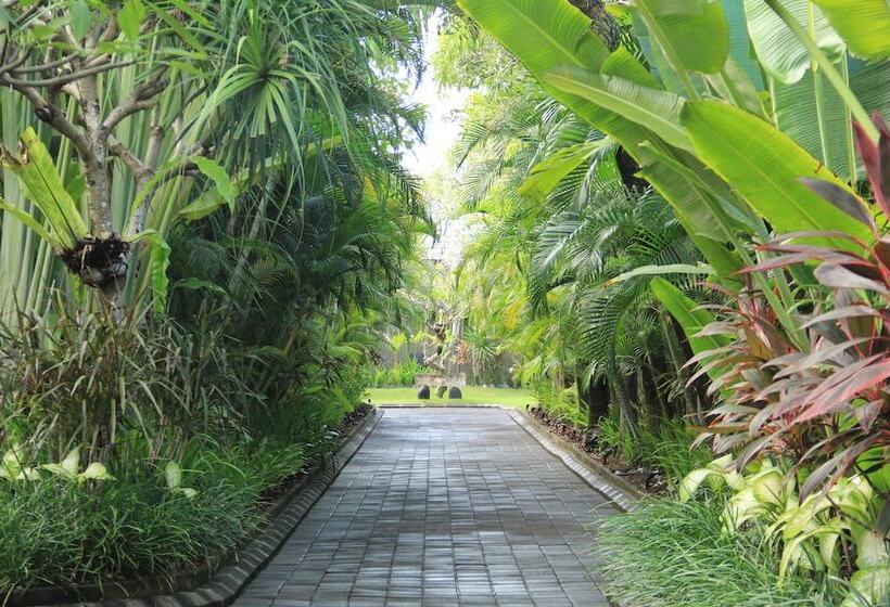 هتل The Wolas Villa & Spa