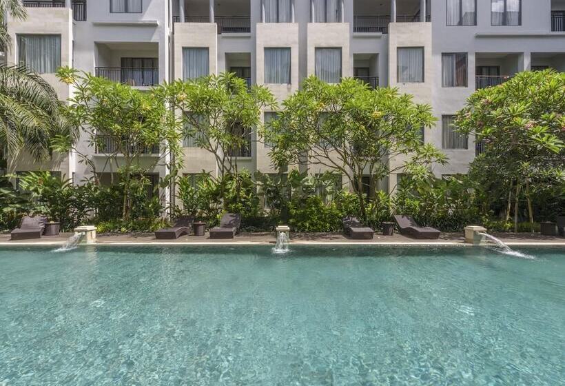 هتل Umalas Creek Villas