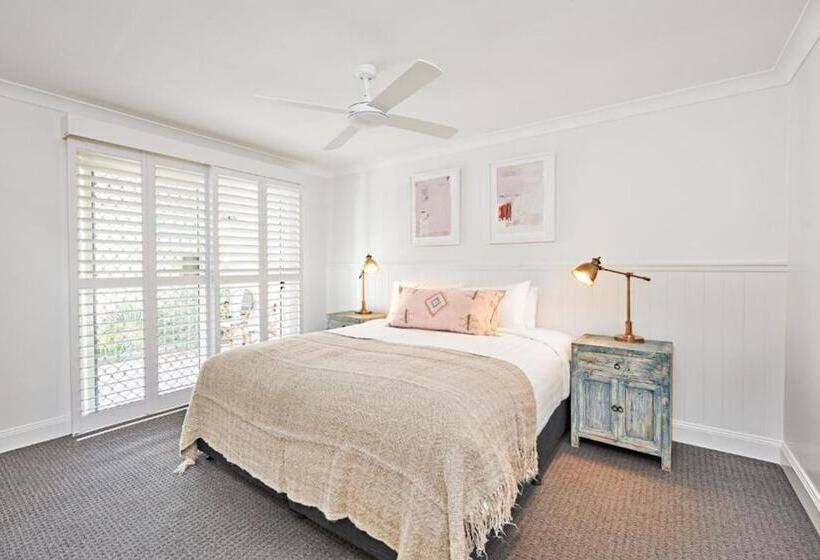 استراحتگاه The Lord Byron