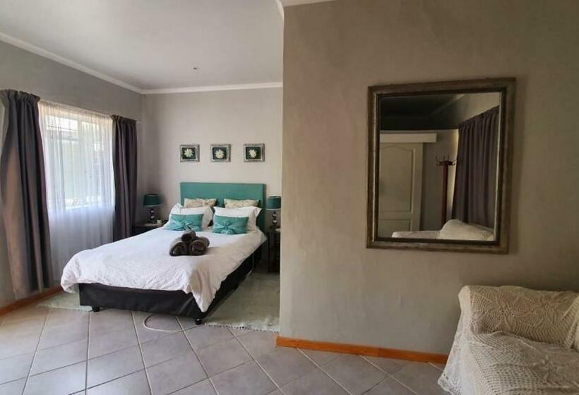 بنسيون The Old Watchmakers Guest House