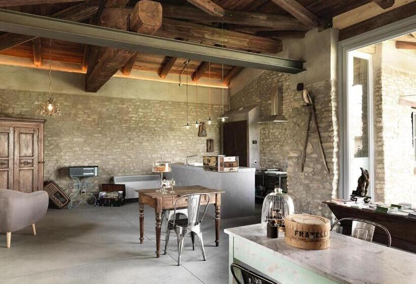 مبيت وإفطار Cascina Facelli   Luxury Country House