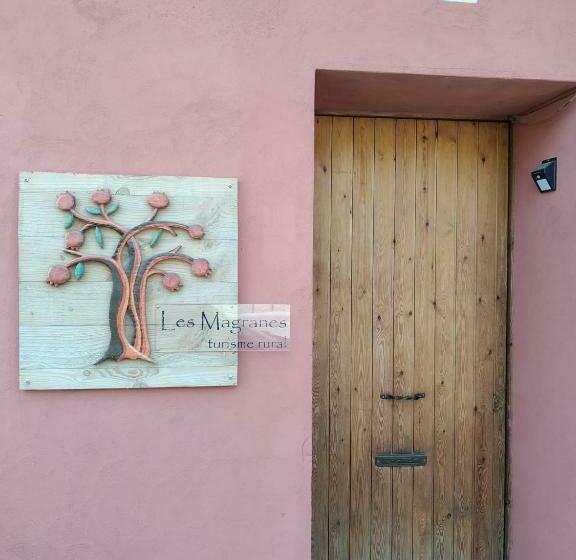 Les Magranes Bed & Breakfast