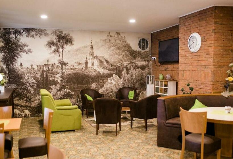 הוסטל Gästehaus Loehnert Gmbh