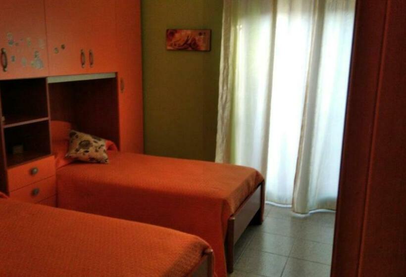 تختخواب و صبحانه Capinera