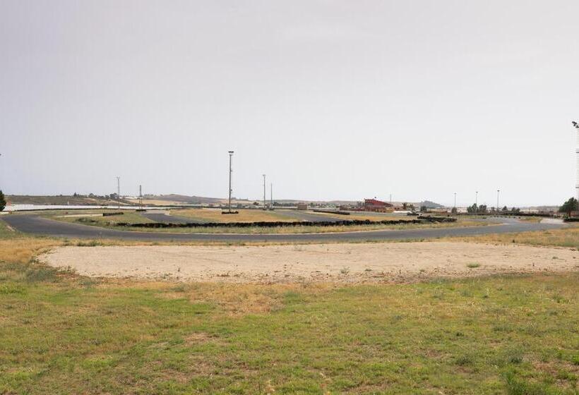 تختخواب و صبحانه Capinera