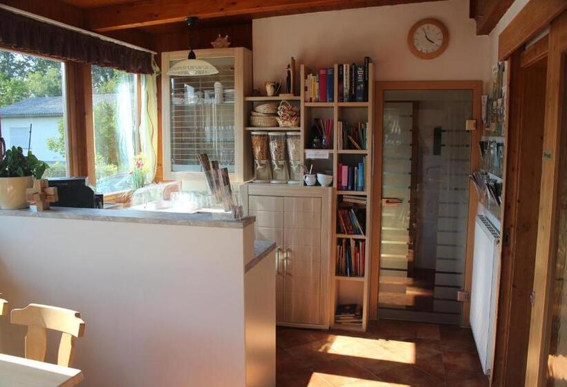 ベッドアンドブレックファースト Gästehaus Christa