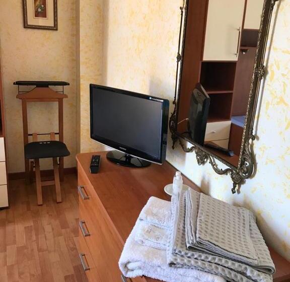 مبيت وإفطار Mirella S House Viaverona