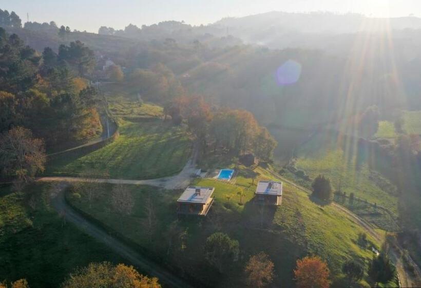 هتل Quinta De Silharezes, Lda