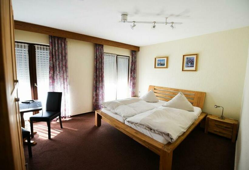 فندق Restaurant Haus Zwicker