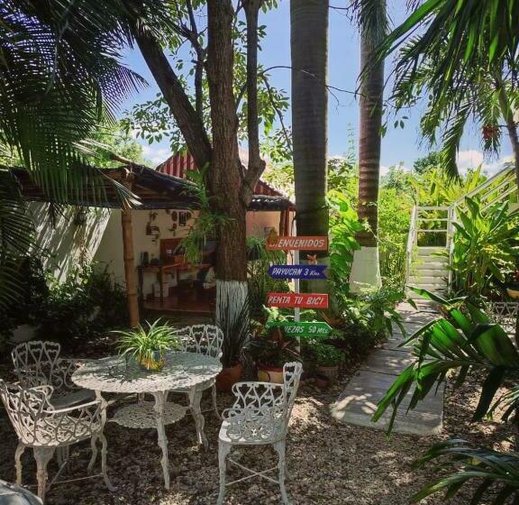 فندق صغير Posada Las Brisas