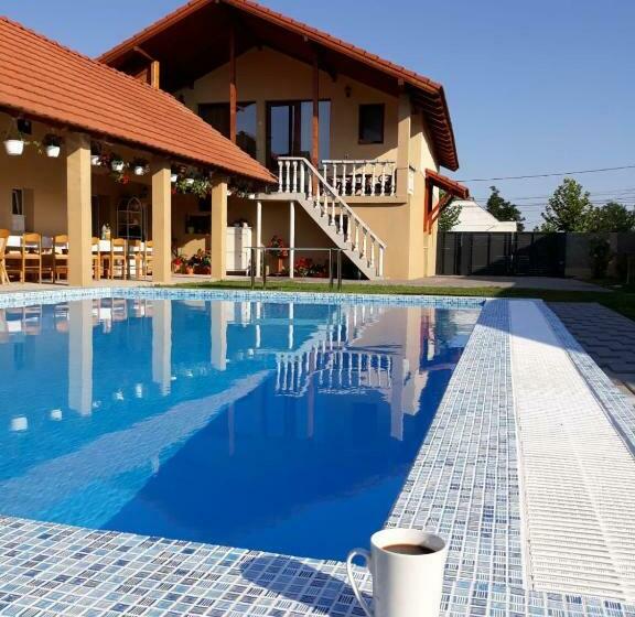تختخواب و صبحانه Casa Sannicolau