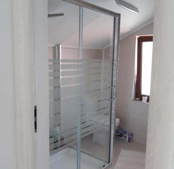 تختخواب و صبحانه Casa Sannicolau